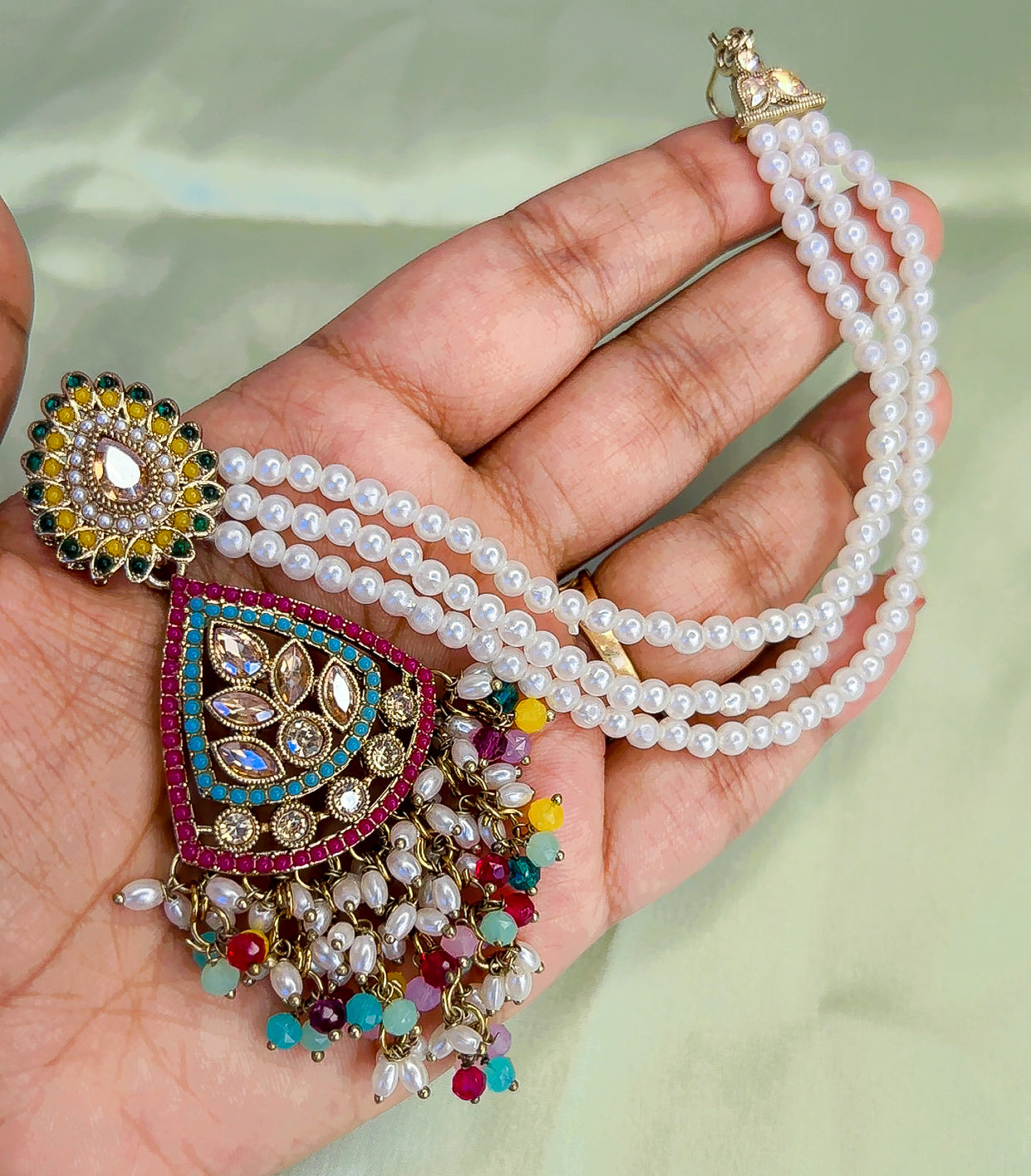 Jodha Sahara Earring (Multicolour)